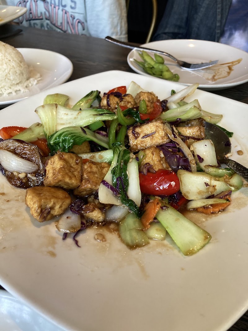 Food and interior photo 4 at Kao Thai Cuisine in Columbia