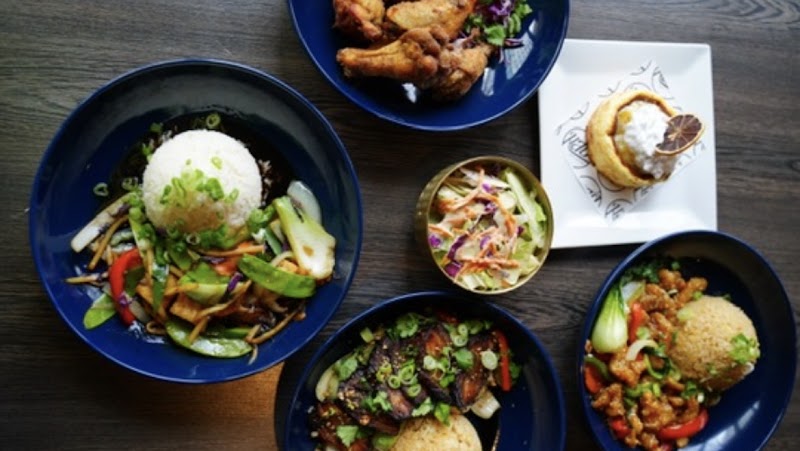 Food and interior photo 1 at Kao Thai Cuisine in Columbia