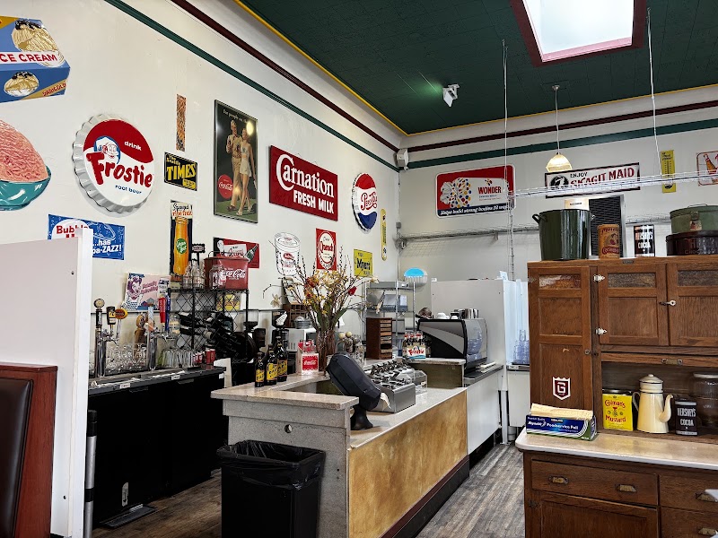 Food and interior photo 3 at GERE-a-DELI in Anacortes