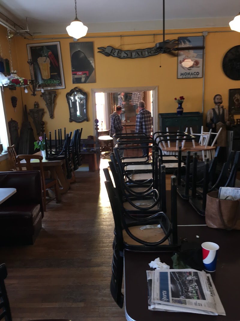 Courtyard Deli in Lexington
