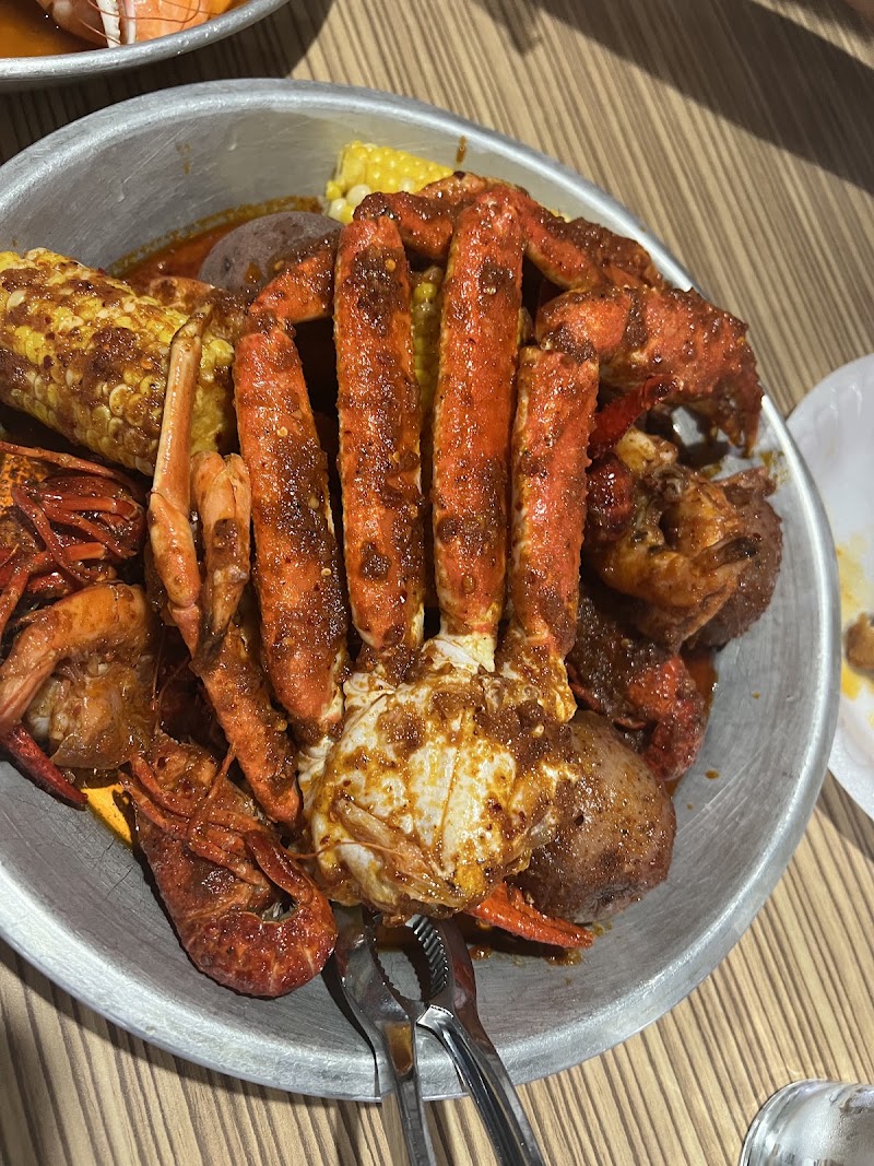 Food and interior photo 4 at The Luscious Crab in Saint Paul
