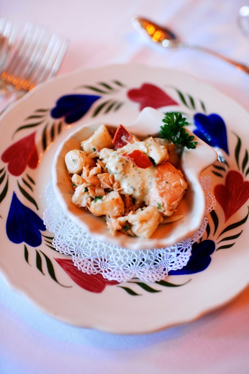 Food and interior photo 1 at L'Auberge Chez Francois in Great Falls