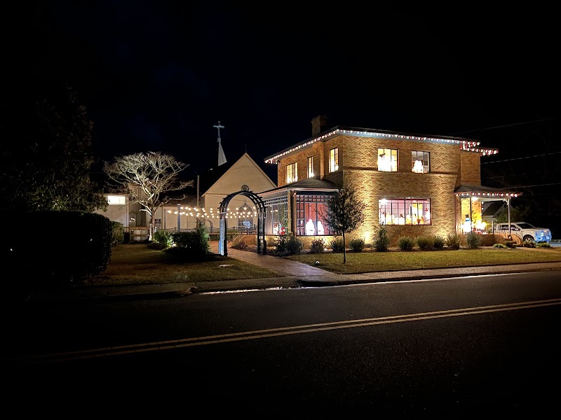 Food and interior photo 2 at Vicki B's Restaurant & Market in Manteo