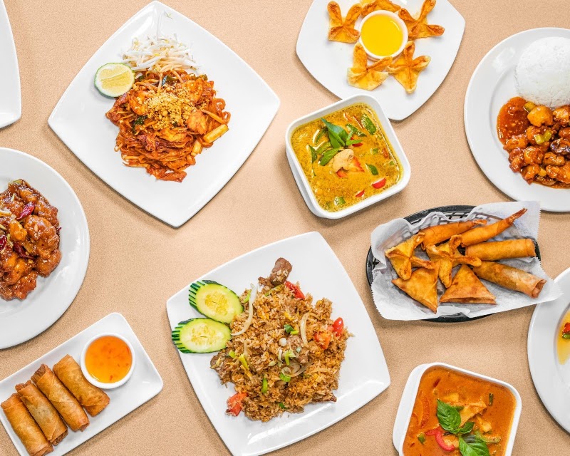 Food and interior photo 2 at Universal Thai Restaurant in Omaha