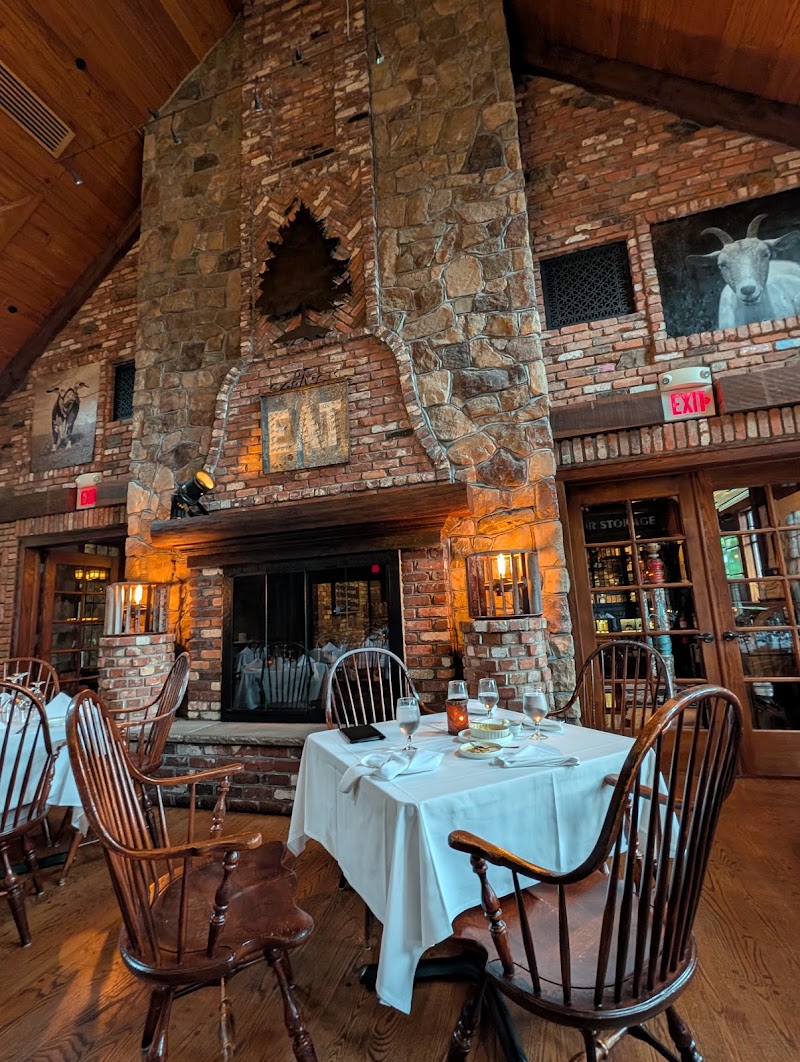 Food and interior photo 1 at Mohawk House in Sparta