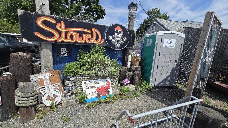 Food and interior photo 1 at Stowe's Seafood in West Haven