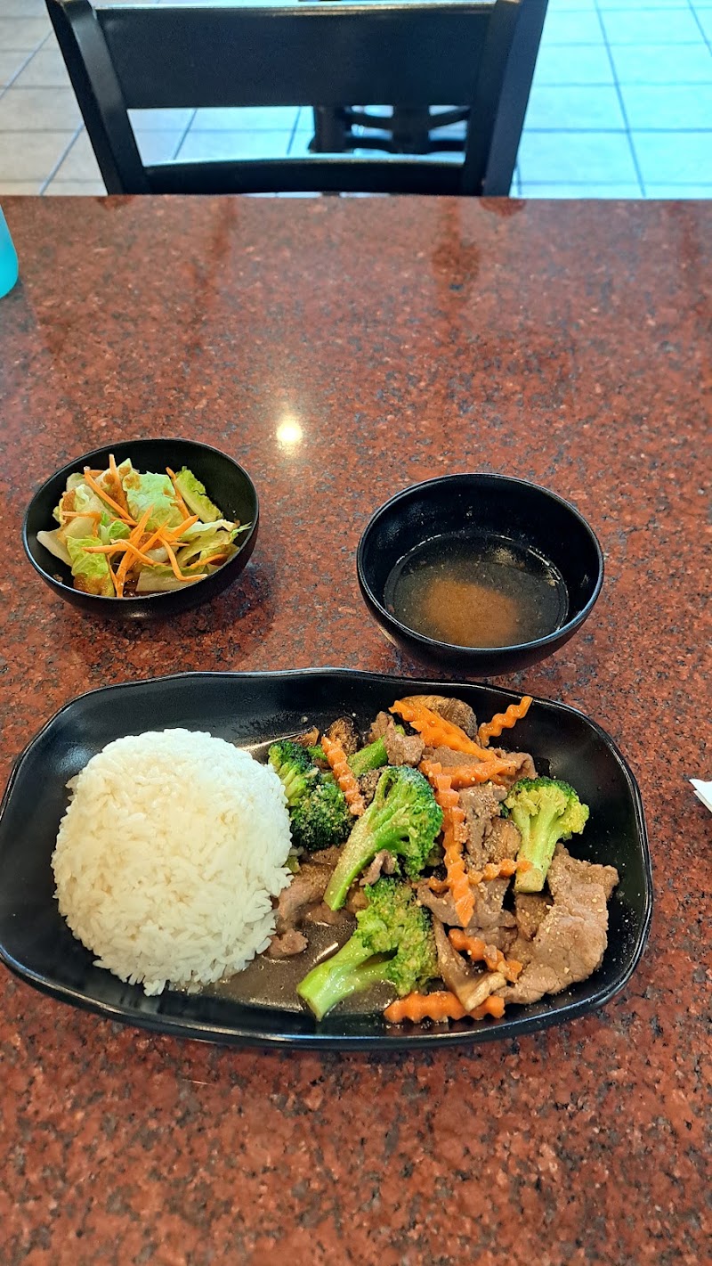 Food and interior photo 5 at Thai Table Kitchen in Wedowee