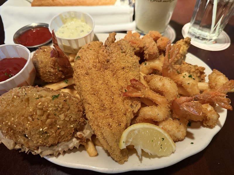 Food and interior photo 5 at Pappadeaux Seafood Kitchen in Albuquerque