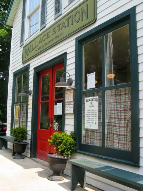 Wallace Station Deli and Bakery in Versailles