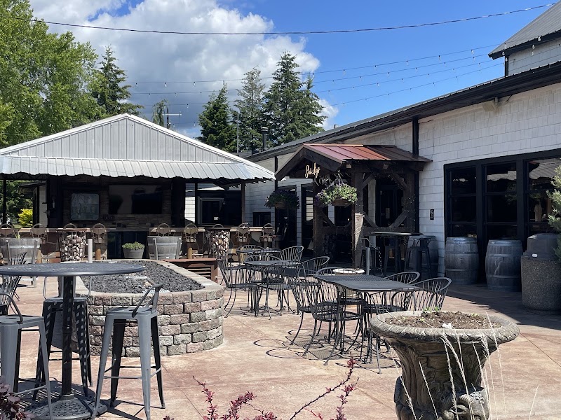 SHINDIGS Kitchen & Social in Hauser