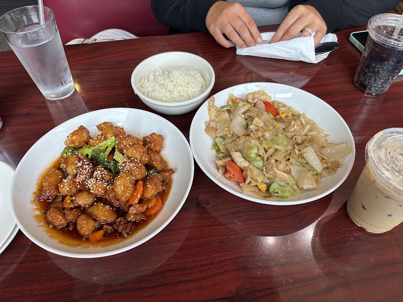 Food and interior photo 1 at Great Thai Cuisine in Stacy