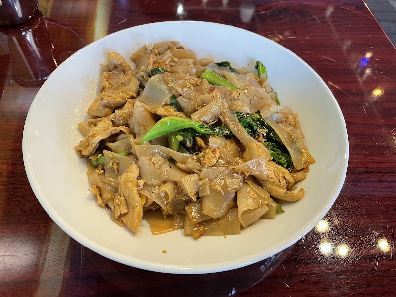 Food and interior photo 3 at Great Thai Cuisine in Stacy