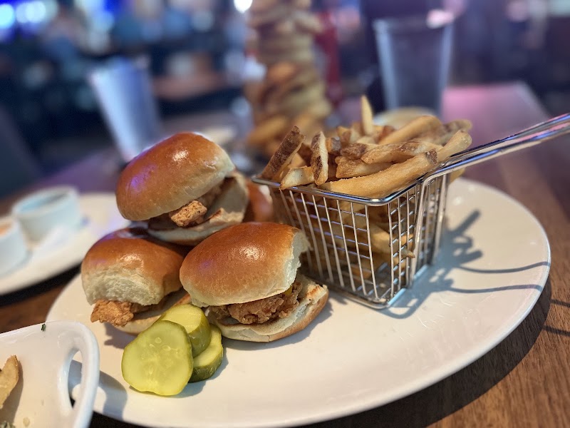 Food and interior photo 4 at Yard House in Kansas City