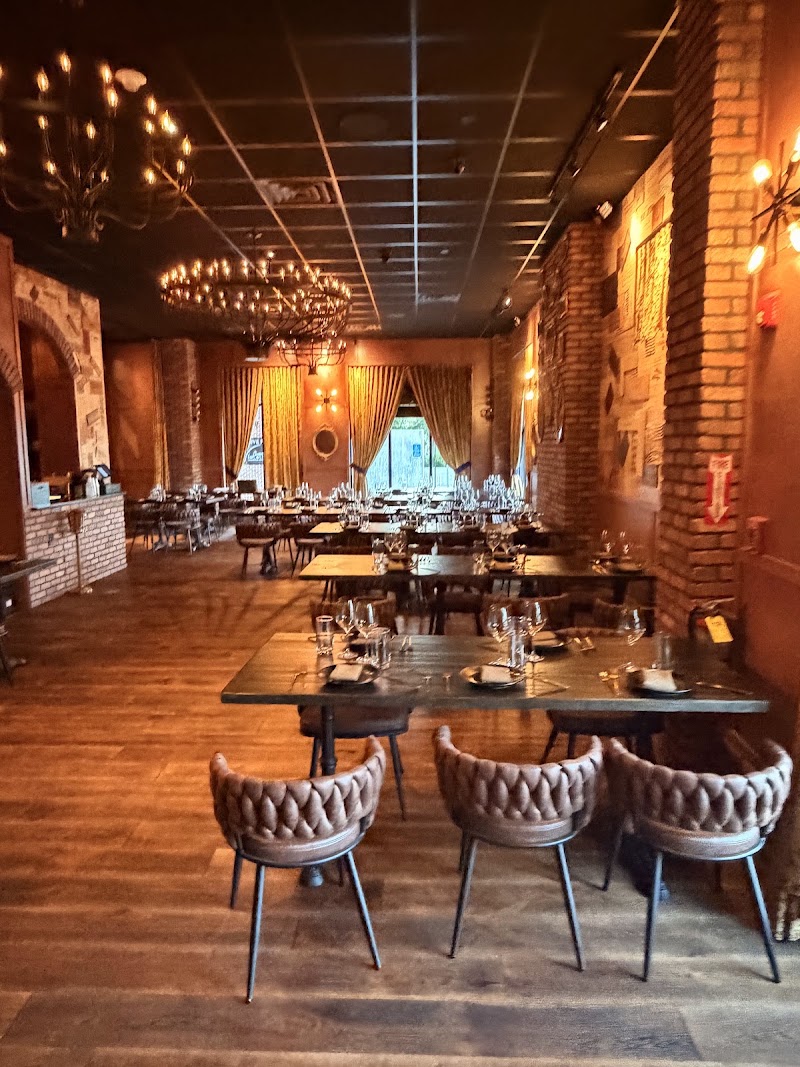 Food and interior photo 4 at Violette's Restaurant in Woodbridge Township