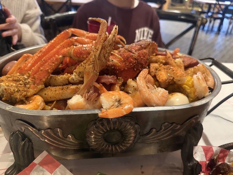 Food and interior photo 5 at The Mighty Crab in Benton