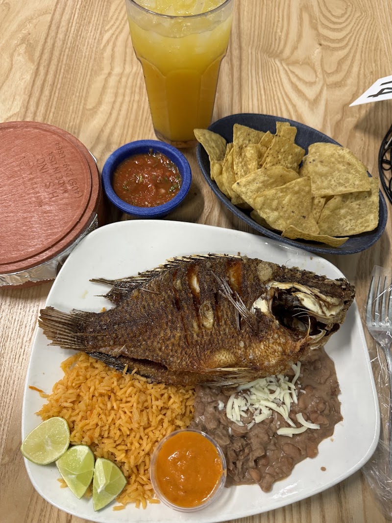 Food and interior photo 3 at Isla Del Mar Restaurante - West in Omaha