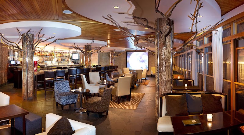Six Seven Restaurant in Seattle
