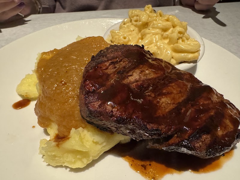 Food and interior photo 5 at Table 100 in Flowood