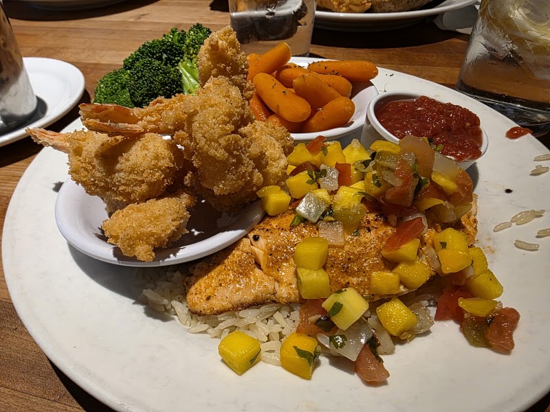 Food and interior photo 5 at Cheddar's Scratch Kitchen in Thornton