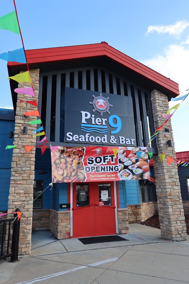 Pier 9 Seafood and Bar in Bolingbrook
