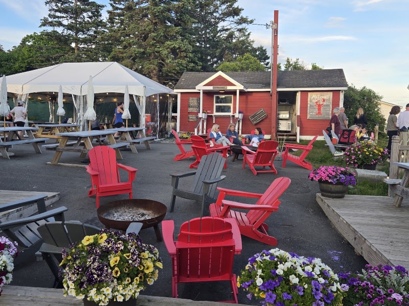 Food and interior photo 3 at McLoons Lobster Shack in South Thomaston