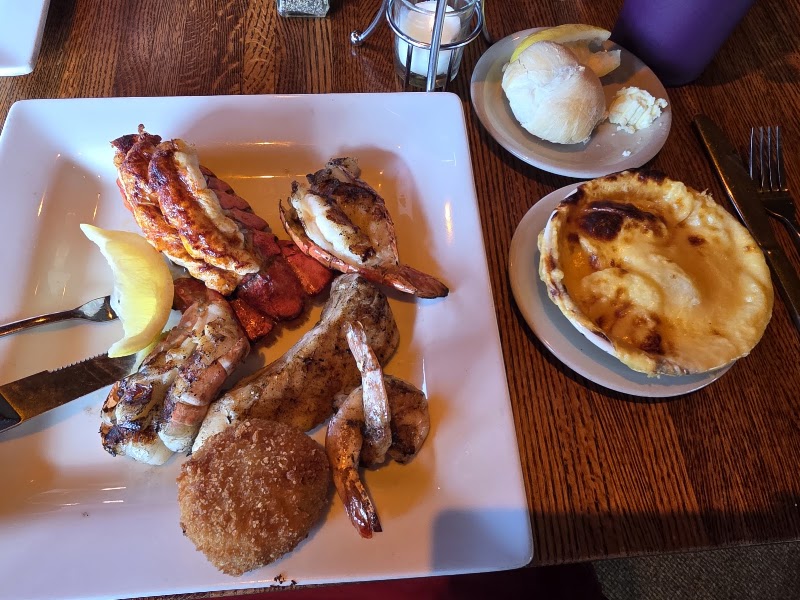 Food and interior photo 3 at Fish House in Peoria