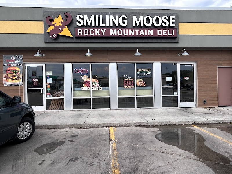 Smiling Moose in Grand Forks