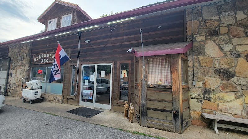 Food and interior photo 4 at Delauder's BBQ in Sevierville