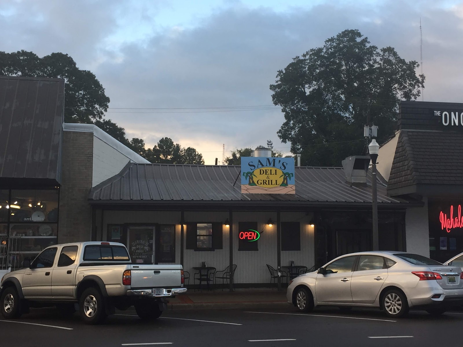 Sam's Deli & Grill in Homewood