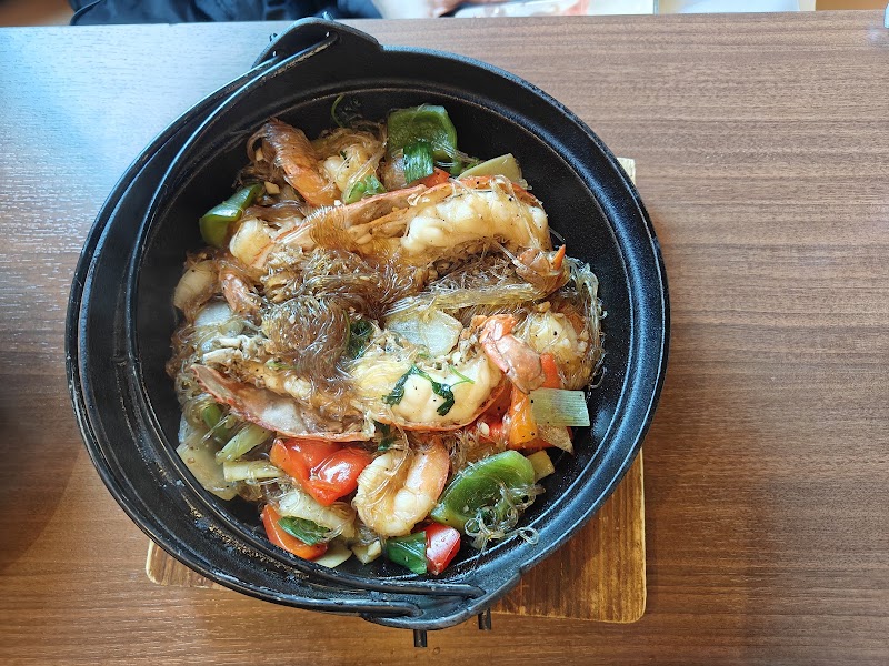Food and interior photo 1 at Yin Dee Thai Cuisine in Tigard