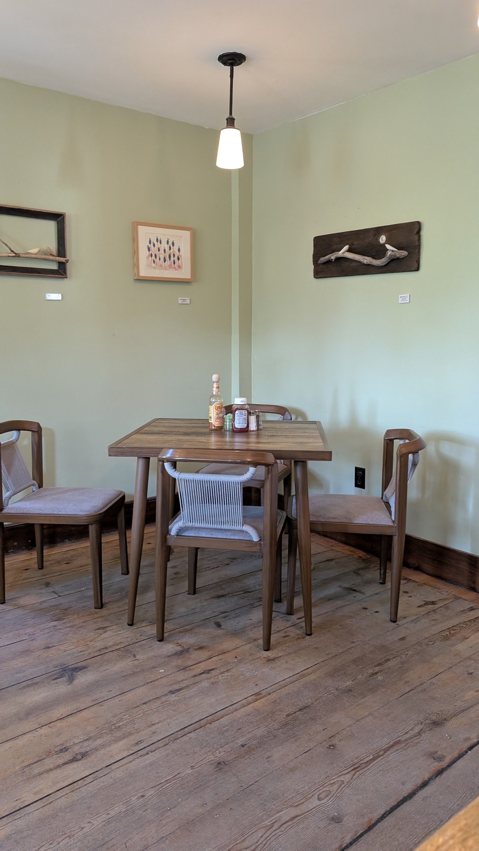 Hilltop Cafe in Wilton