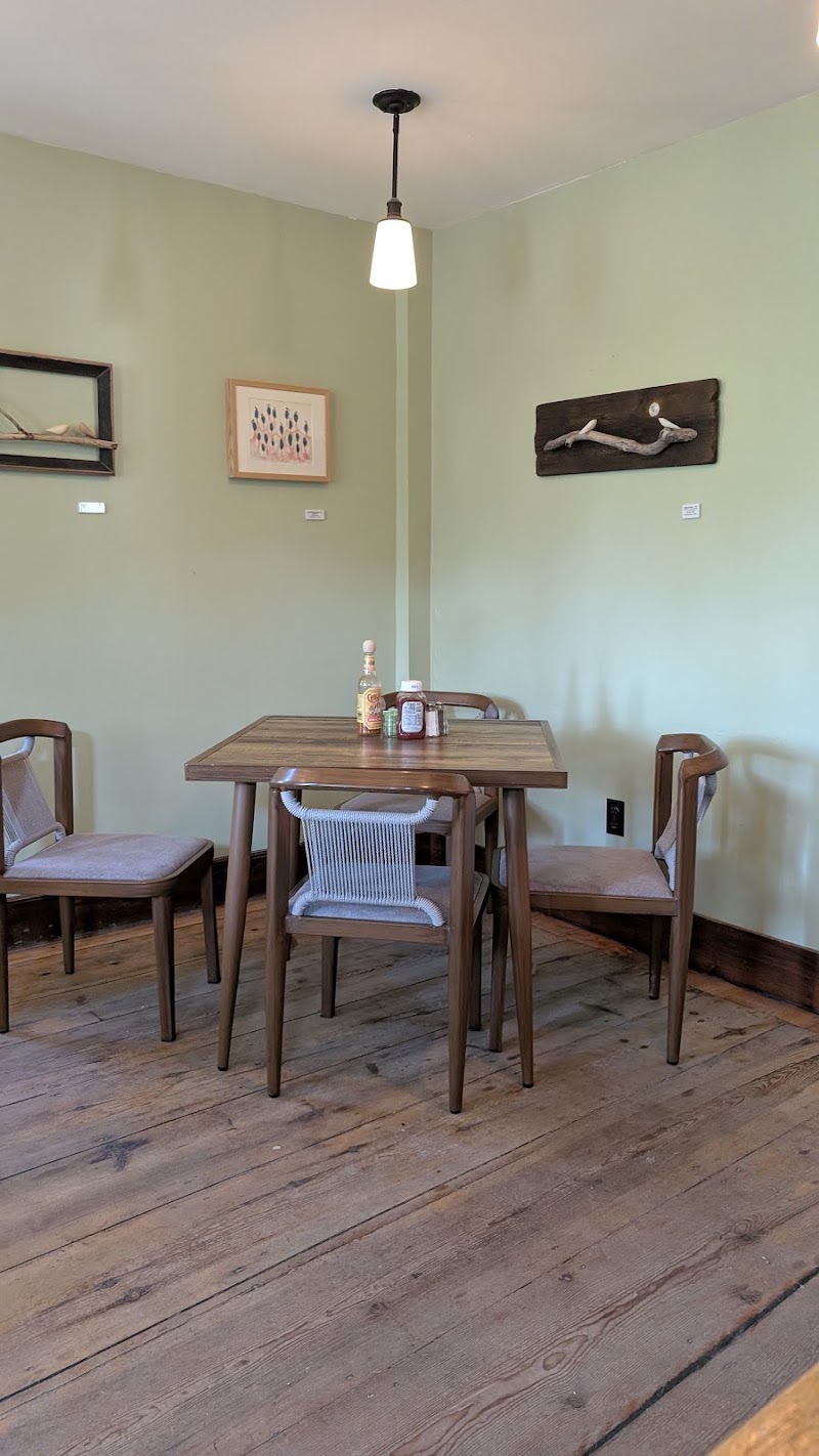 Hilltop Cafe in Wilton