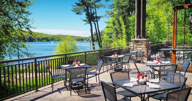 McLoone's Boathouse in West Orange