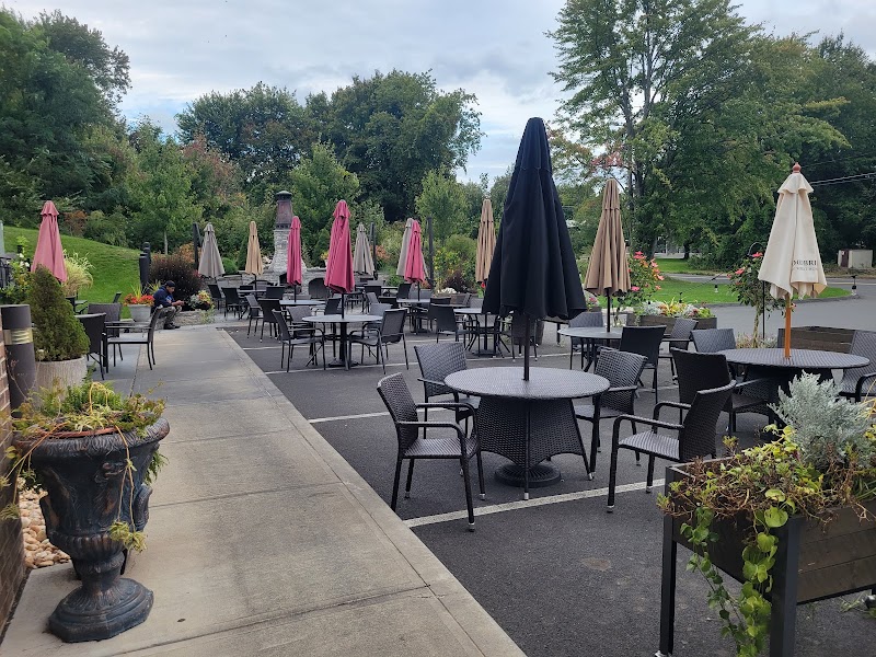 Uncommon Grill in Watertown