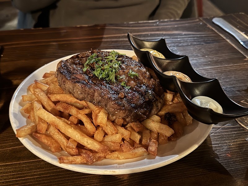 Food and interior photo 5 at Trappe Door in Greenville
