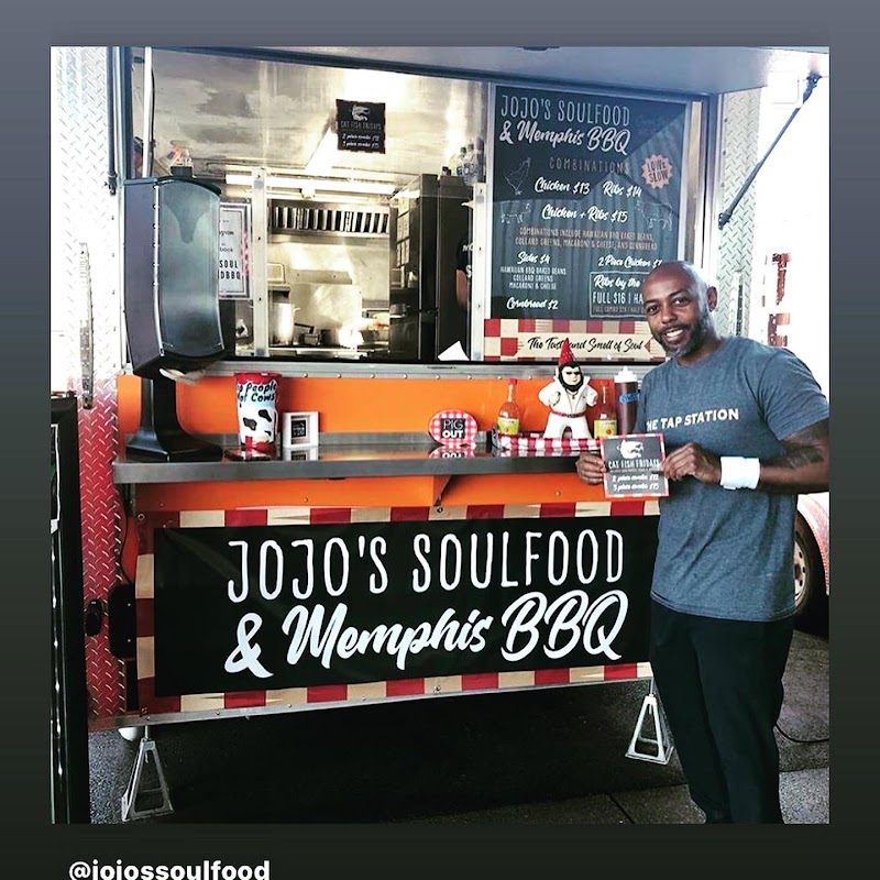 The Yard Food Park in Salem