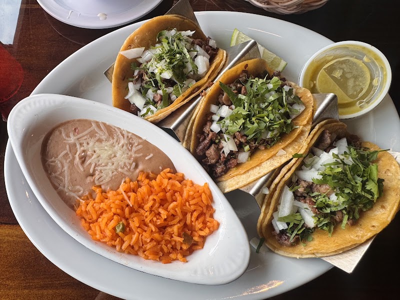 Food and interior photo 3 at Huatulco Mexican Bar & Grill in St. Louis