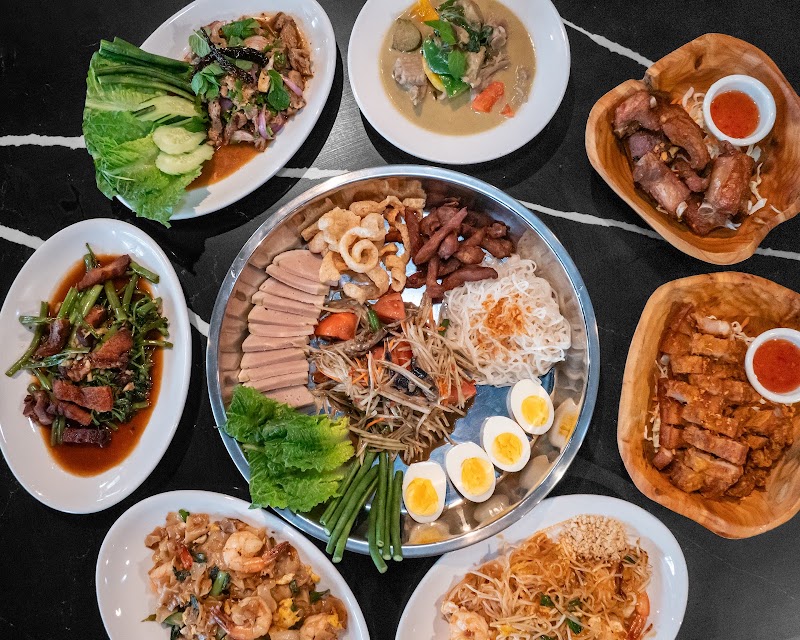 Food and interior photo 1 at Ying's Thai Cuisine in Honolulu
