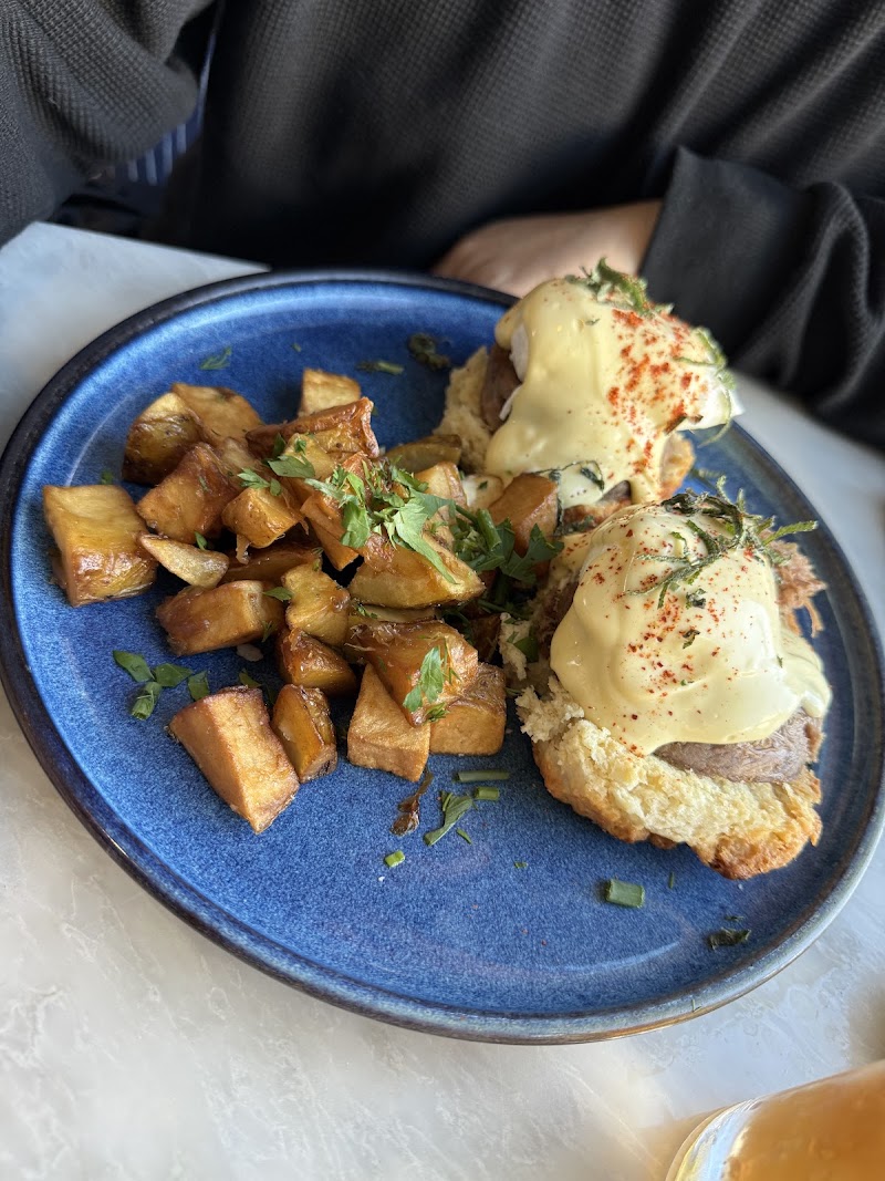 Food and interior photo 4 at The Shipwright's Daughter in Stonington