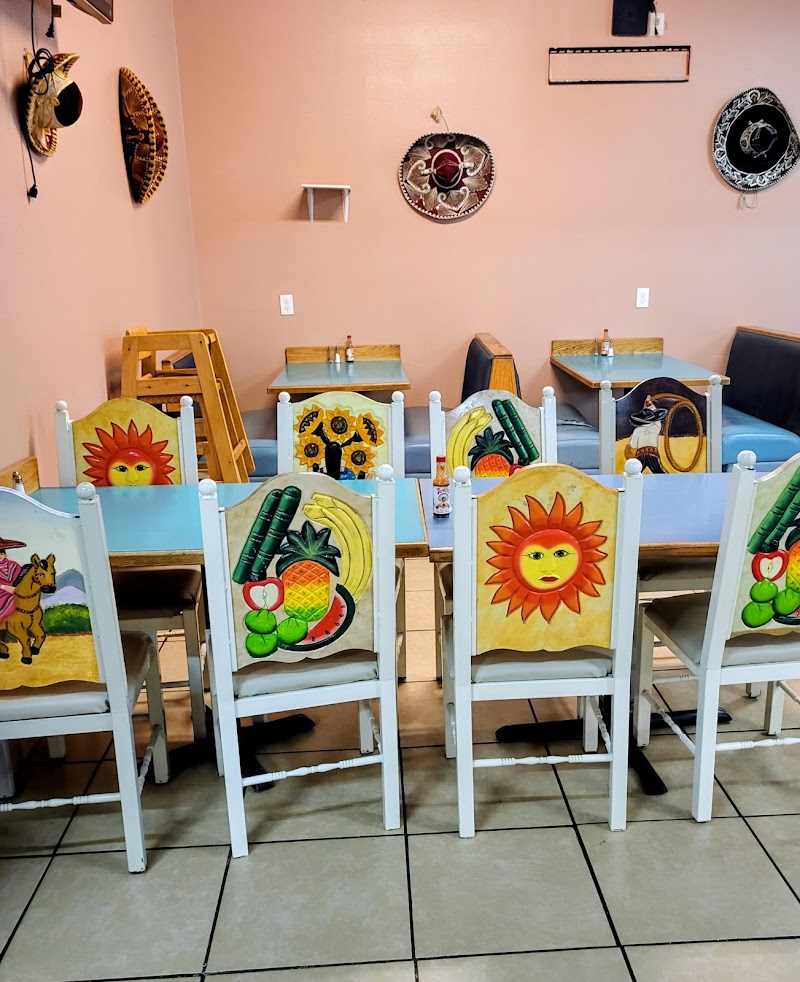 Food and interior photo 4 at Tres Hermanos 2 in Arco