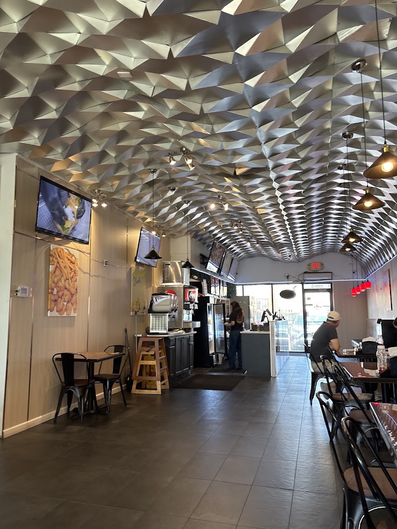 Food and interior photo 4 at JZ Seafood - OKC in Oklahoma City