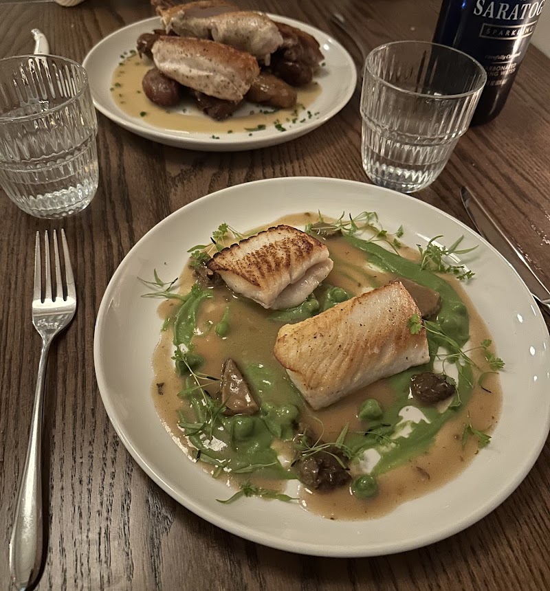 Food and interior photo 5 at Lula in Ridgewood