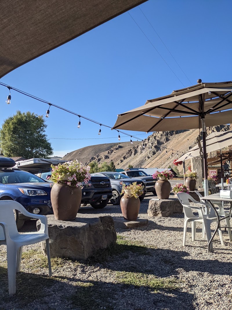 Sawtooth Luce's Restaurant in Stanley