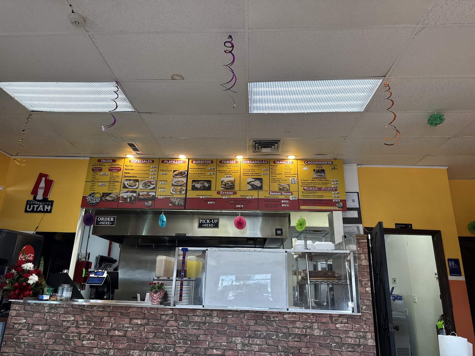 Los Tacos De La State in South Salt Lake
