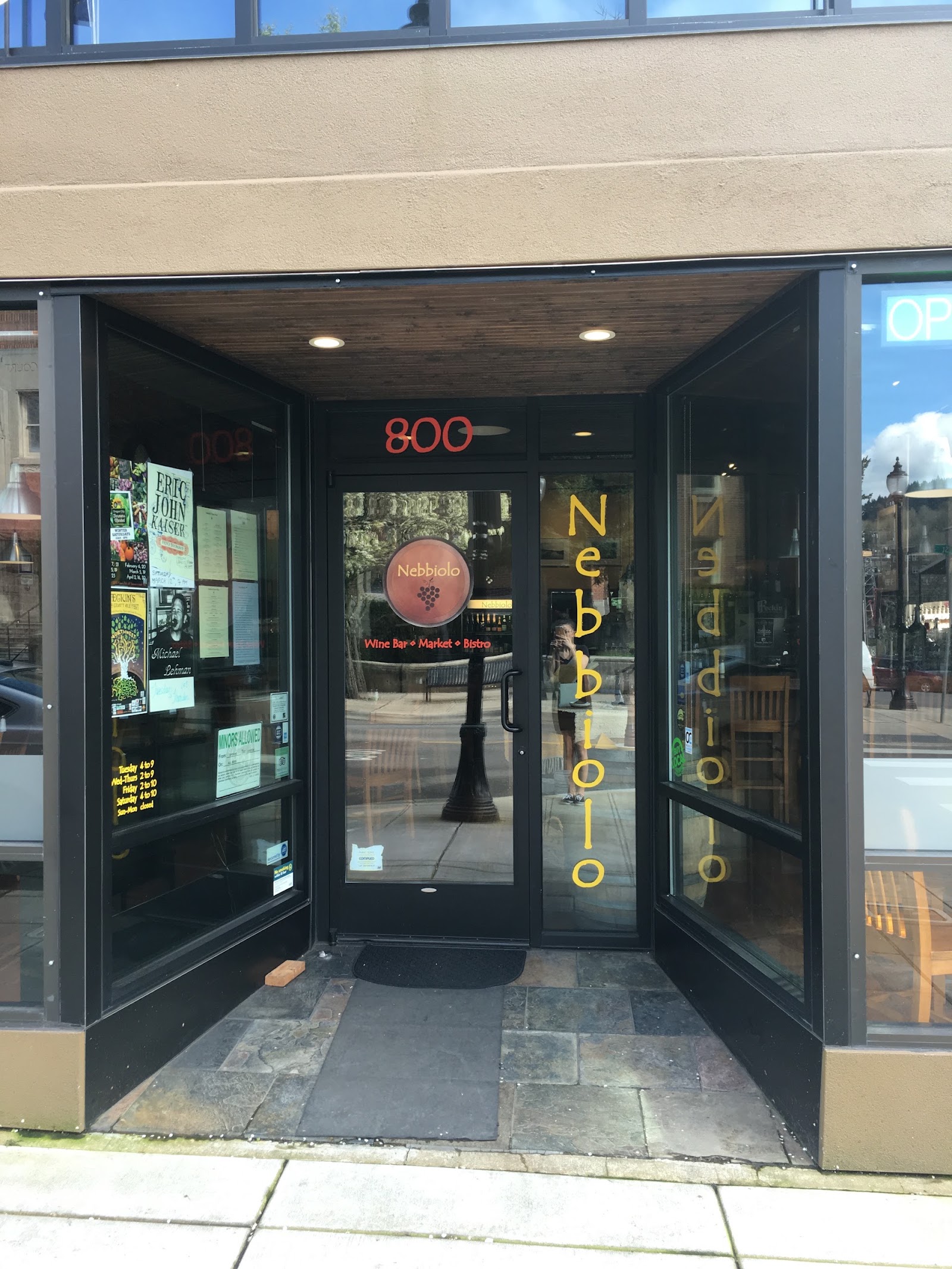 Nebbiolo Restaurant & Wine Bar in Oregon City