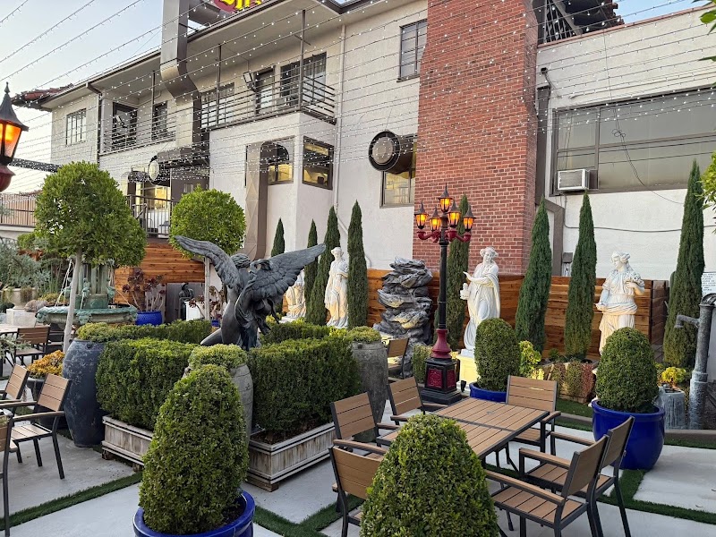 Magic Lamp Inn in Rancho Cucamonga