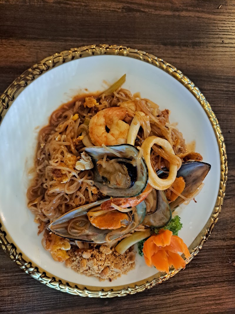 Food and interior photo 1 at Thai chilli by siam in Mobile