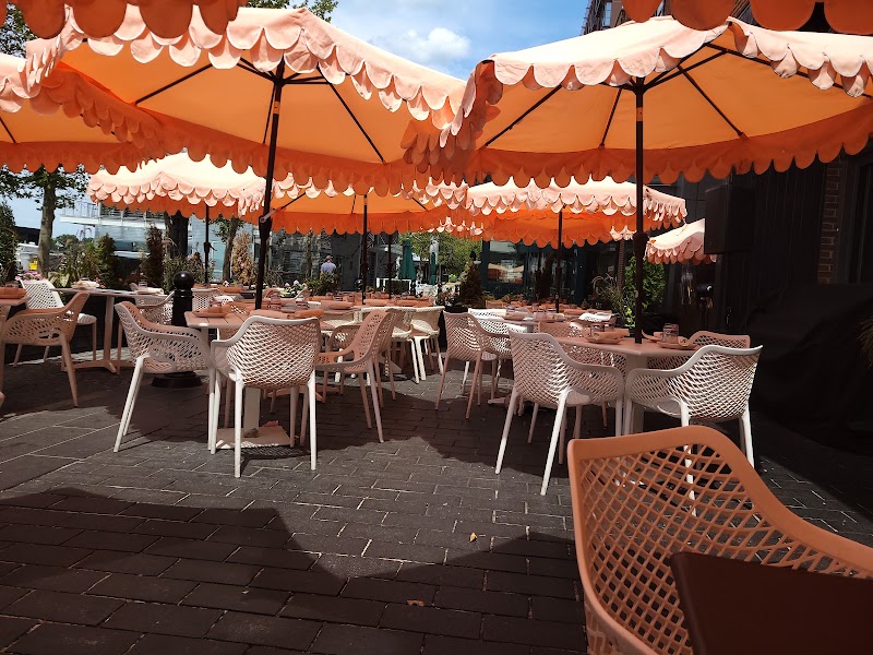 Food and interior photo 1 at Pink Tiger on the Wharf in Washington