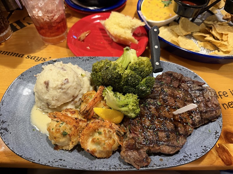 Food and interior photo 3 at Bubba Gump Shrimp Co. in Orlando