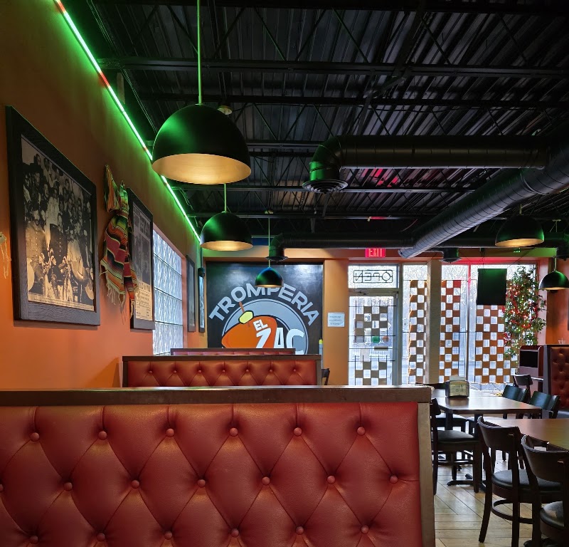 Food and interior photo 3 at Tromperia El zac in Saint Paul